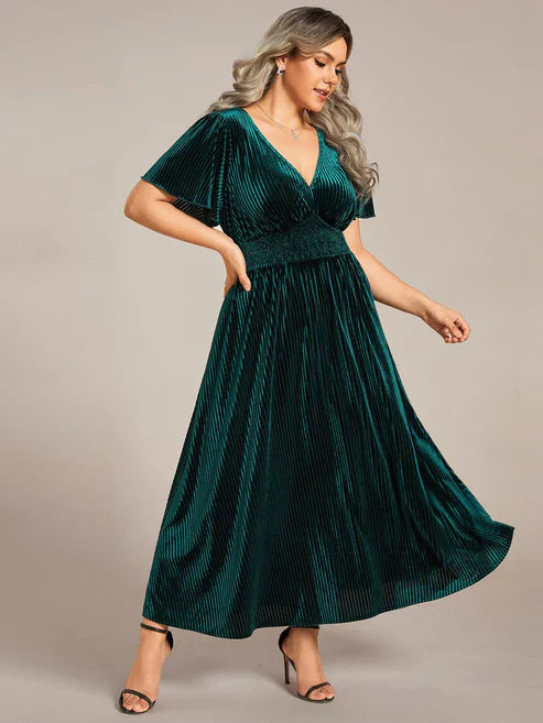 Plus Size A-line V-Neck Short Sleeve Pleated Velvet Fall Wedding Guest Dress/Prom Dresses Party Dresses