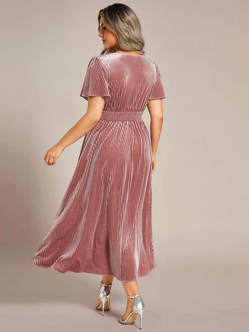 Plus Size A-line V-Neck Short Sleeve Pleated Velvet Fall Wedding Guest Dress/Prom Dresses Party Dresses