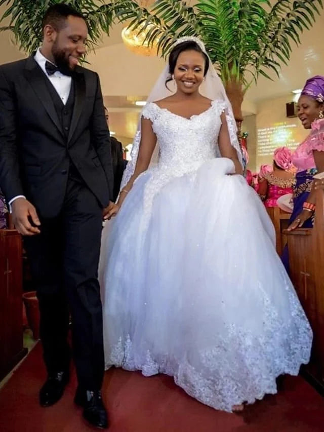 Ball Gown Wedding Dresses V Neck Cathedral Train Lace Tulle Lace Over Satin Beautiful Back Plus Size Wedding Dress with Appliques