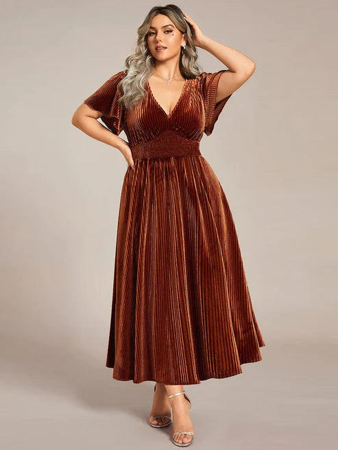 Plus Size A-line V-Neck Short Sleeve Pleated Velvet Fall Wedding Guest Dress/Prom Dresses Party Dresses