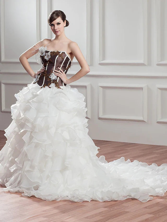 A-Line Wedding Dresses Tulle Layers Strapless Chapel Train Lace Organza Satin Strapless with Beading Appliques Cascading Ruffles