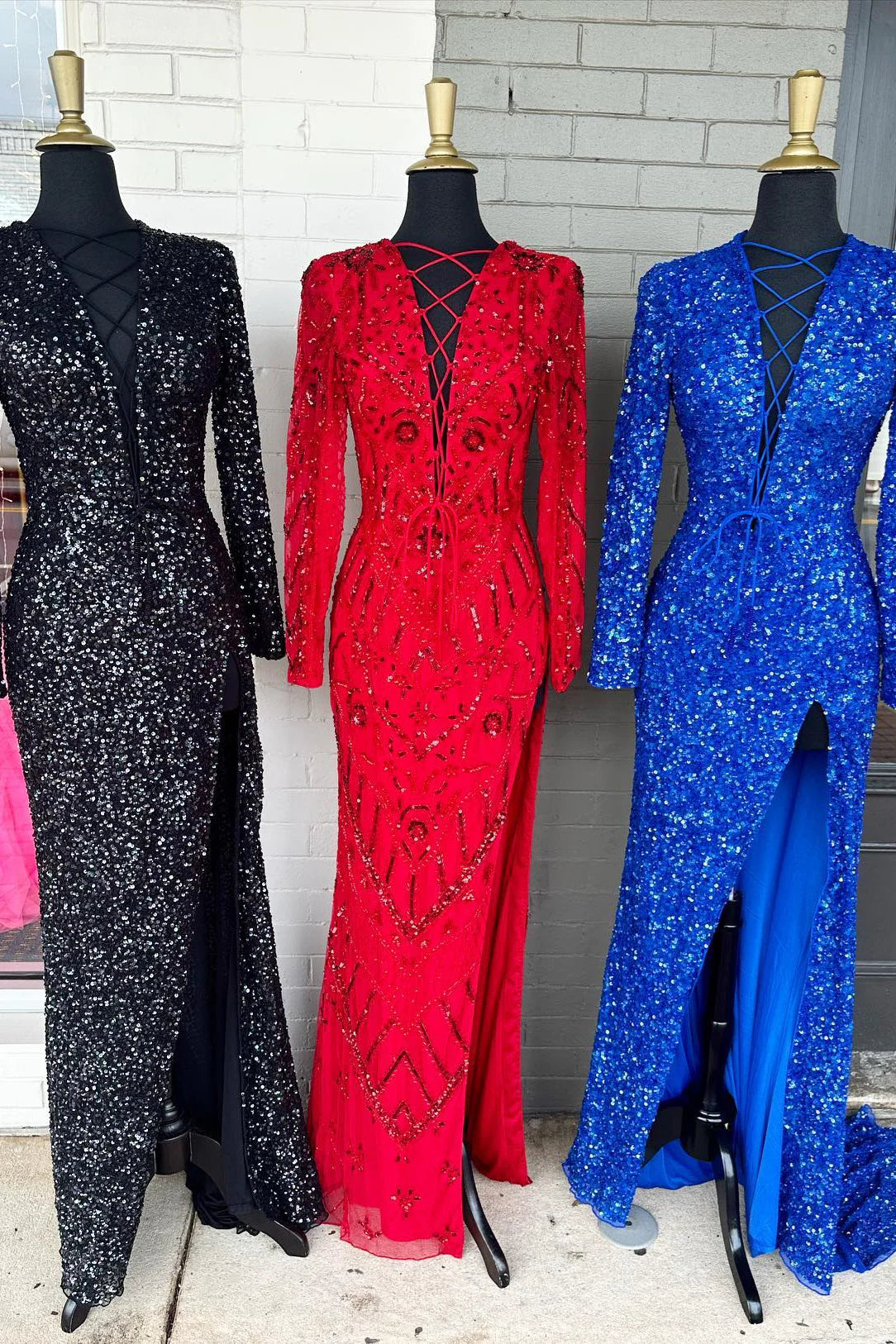 Sheath Mermaid Lace-Up Sweep/Brush Train Dresses Neck Long Sleeves Shine Sequins Prom Dress with Slit