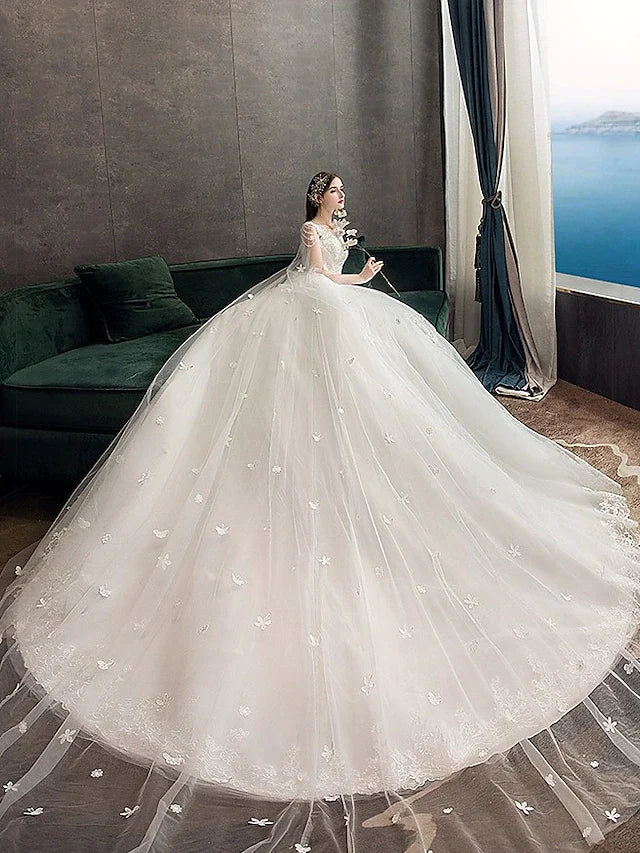 Princess Ball Gown Wedding Dresses Jewel Neck Chapel Train Lace Tulle Sleeveless Floor Length Formal Luxurious with Appliques