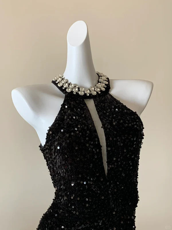 Elegant Sheath Halter Sleeveless Sequin Short Prom Dress Charming Birthday Party Dress Lovely Graduation Dress Chic Homecoming Dress