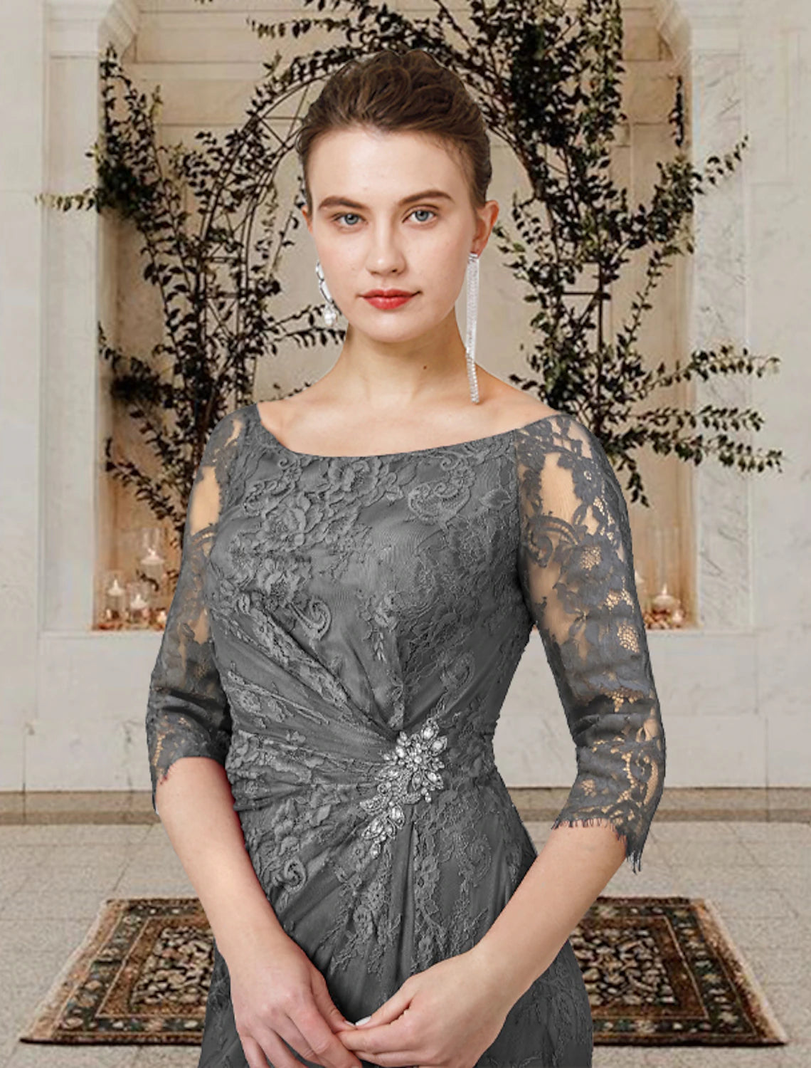Plus Size Jewel Neck Floor Length Wedding Guest Party Dress Lace Short Sleeve Mother of the Bride Dress with Ruffles Crystal Brooch Side-Draped