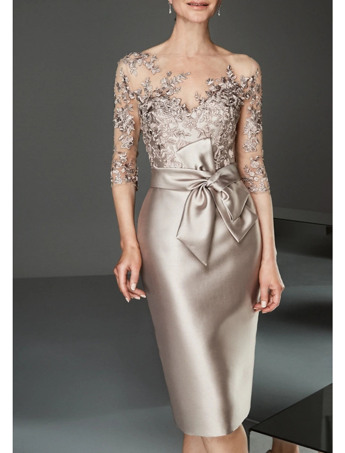 Sheath / Column Mother of the Bride Dress Wedding Guest Elegant Plus Size See Through Bateau Neck Knee Length Satin Tulle Half Sleeve with Beading