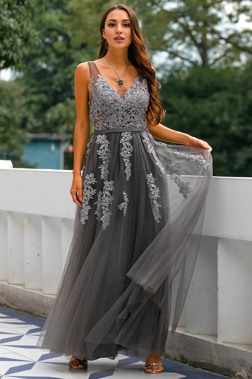 V Neck Tulle Prom Dress with Appliques Party Dresses Formal Dresses