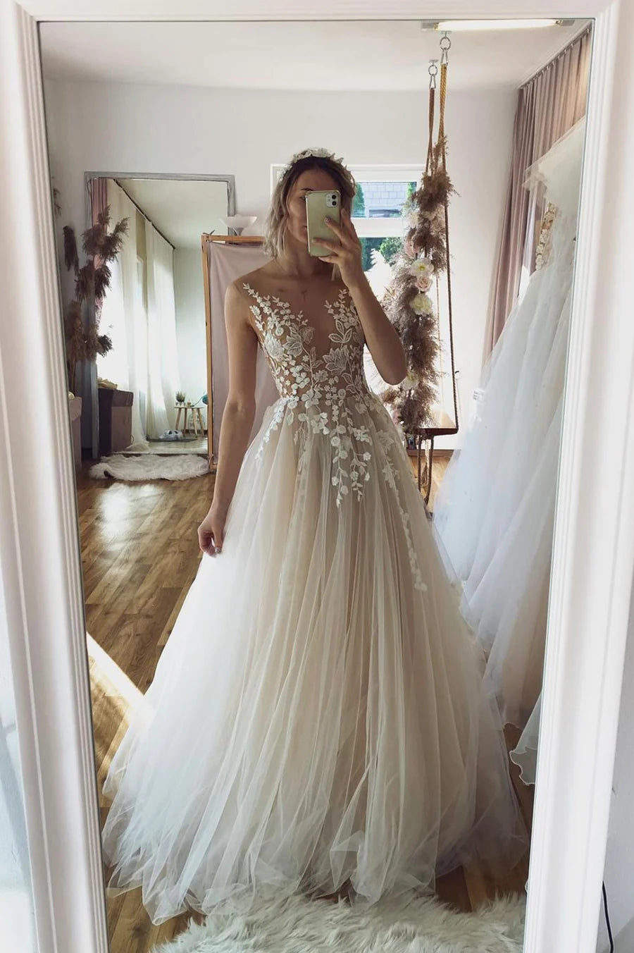 A-Line Spaghetti Straps V Neck Champagne Tulle Lace Long Prom Dress Evening Party Dress With Appliques