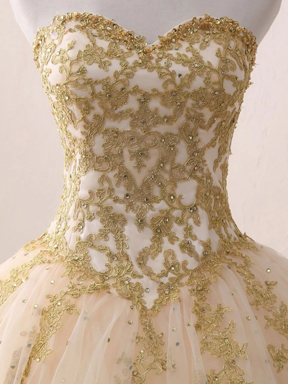 Ball Gown Princess Dress Performance Quinceanera Floor Length Champagne Sweetheart Neck Tulle Long Prom Gown Sweet 16 Dress V Neck Polyester with Sequins Appliques