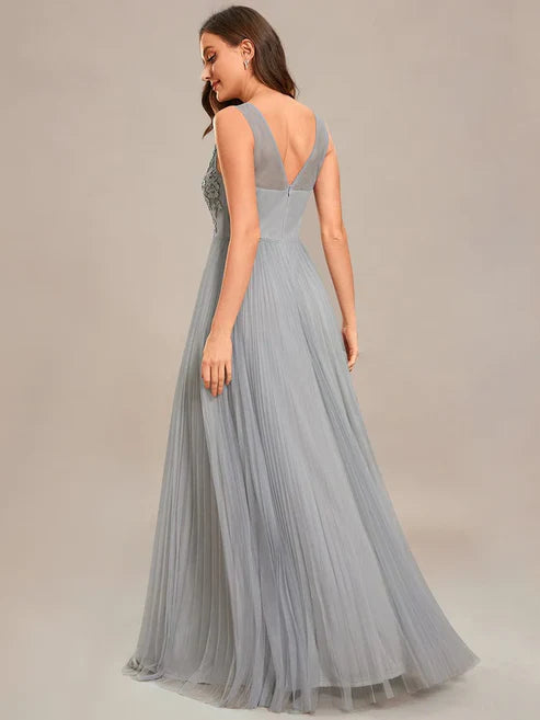 Exquisite Applique Embroidery Bodice Sleeveless A-Line Tulle Evening Dress/Prom Dresses Party Dresses