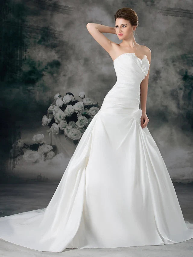 A-Line Wedding Dresses Sweetheart Neckline Court Train Satin Taffeta Strapless with Ruched Side-Draped