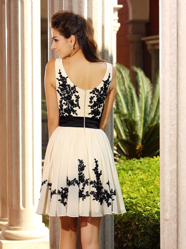 A-Line/Princess Square Applique Sleeveless Short Chiffon Cocktail Dresses Homecoming Dresses