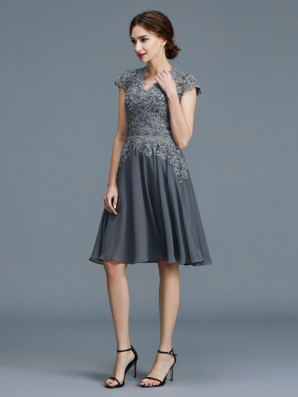 A-Line/Princess V-neck Chiffon Applique Sleeveless Knee-Length Mother of the Bride Dresses