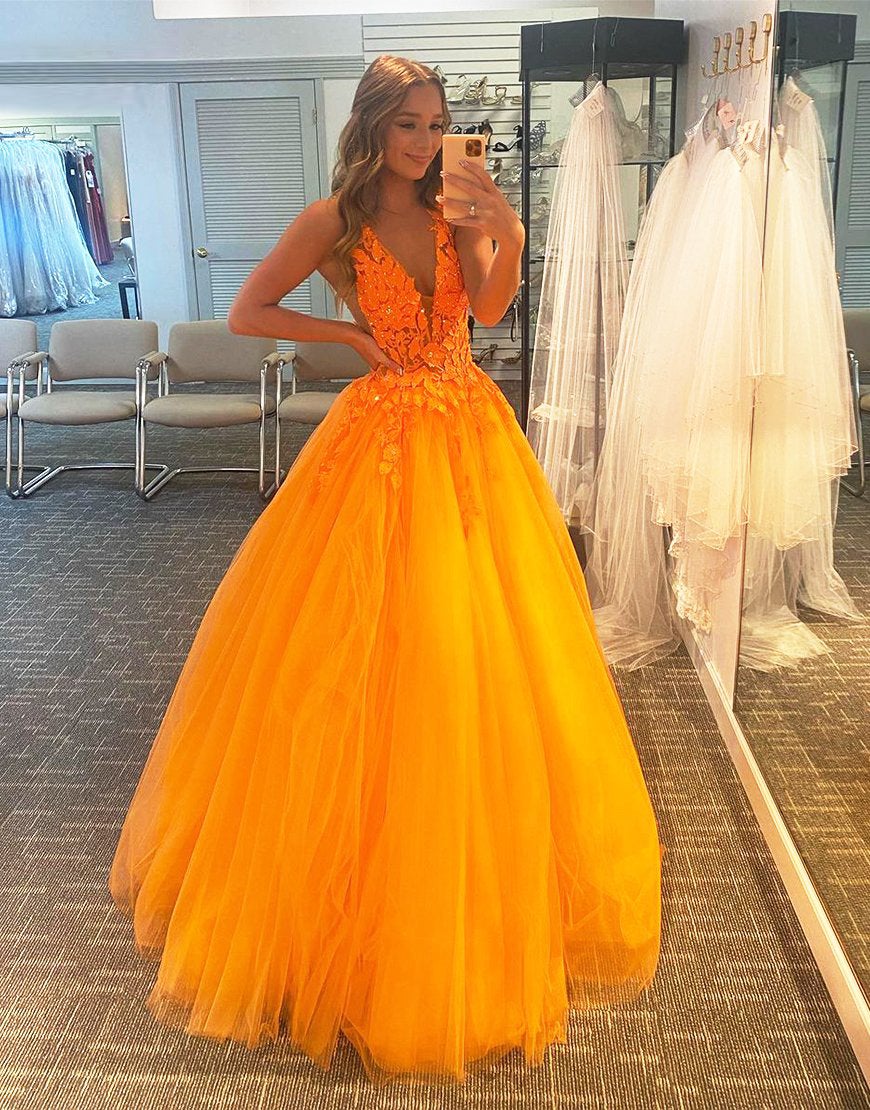A-Line Tulle Deep V-neck Prom Dress with Appliques