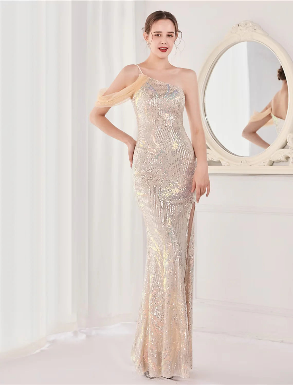Mermaid / Trumpet Evening Gown Elegant Dress Wedding Guest Floor Length Sleeveless Spaghetti Strap Sequined V Back with Sequin Slit