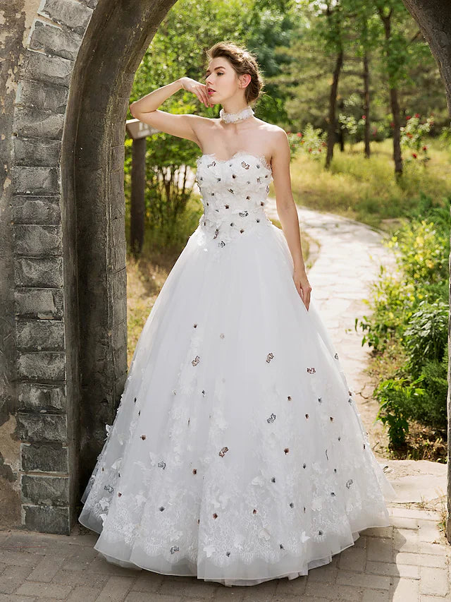 Ball Gown Wedding Dresses Sweetheart Neckline Floor Length Lace Tulle Sleeveless with Lace Appliques Flower
