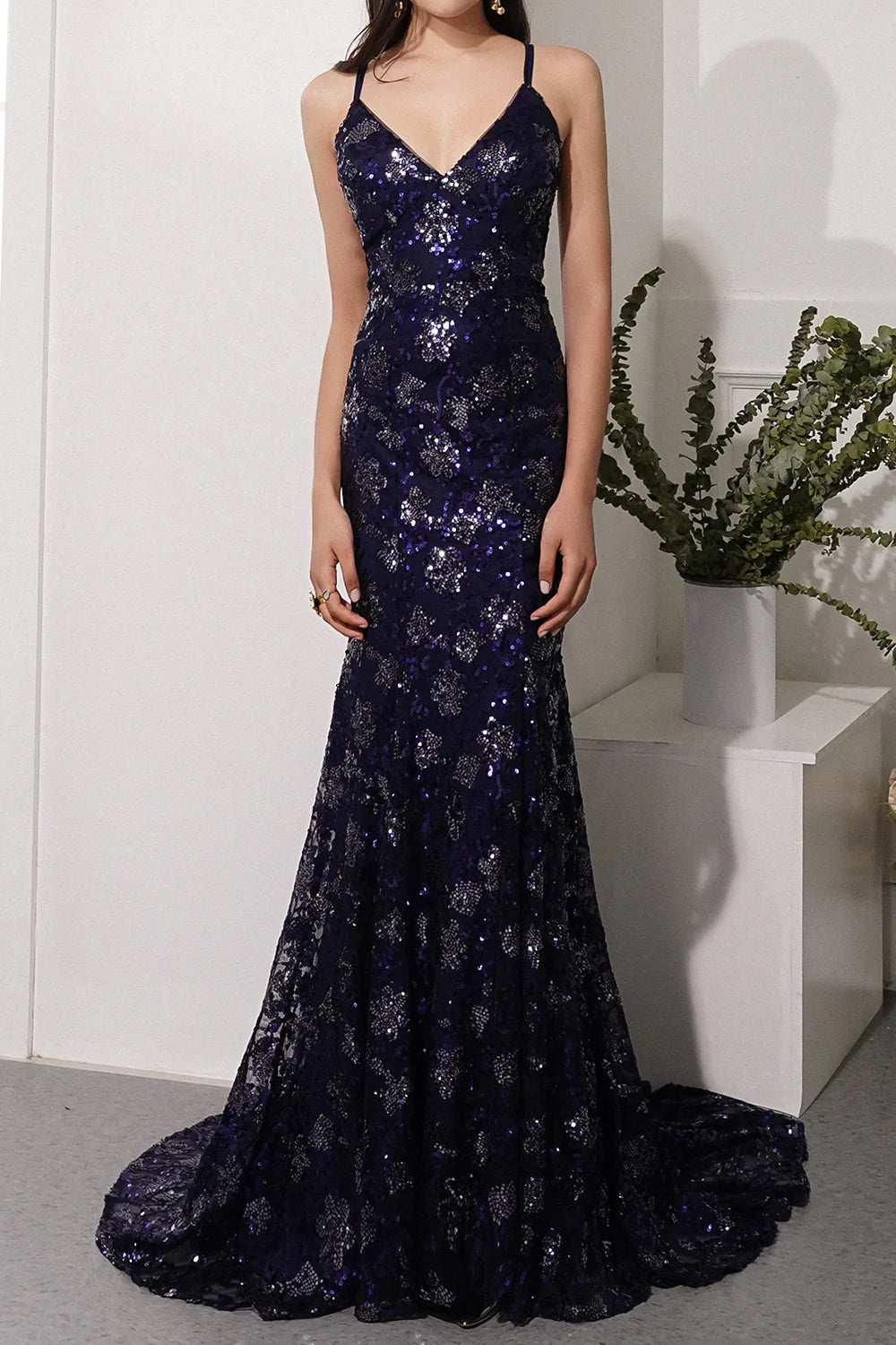 Glitter Sparking Spaghetti Straps V Neck Evening Dress with Beading Sequins