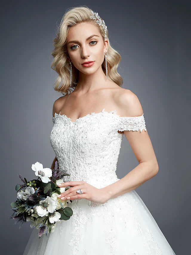 Ball Gown Wedding Dresses Off Shoulder Court Train Lace Tulle Short Sleeve Romantic Sparkle & Shine with Beading Appliques