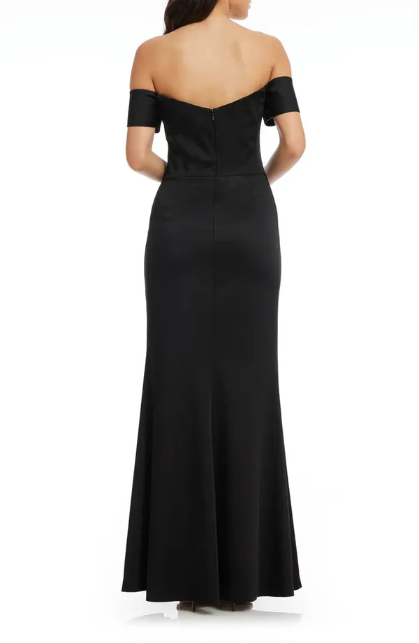 Simple and elegant pleated fine shoulder strap sleeveless and ground length front slit with open back strap evening dress Sexy