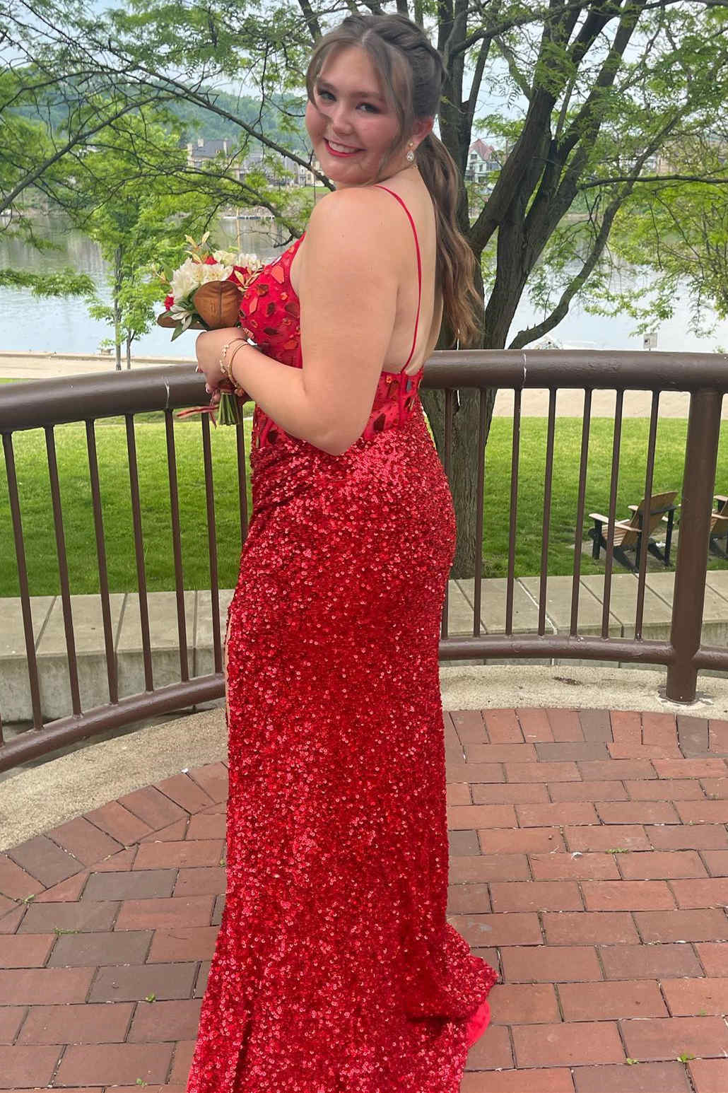 Sweep/Brush Train Dresses Straps Black V-Neck Mirror Sequin Long Prom Dress