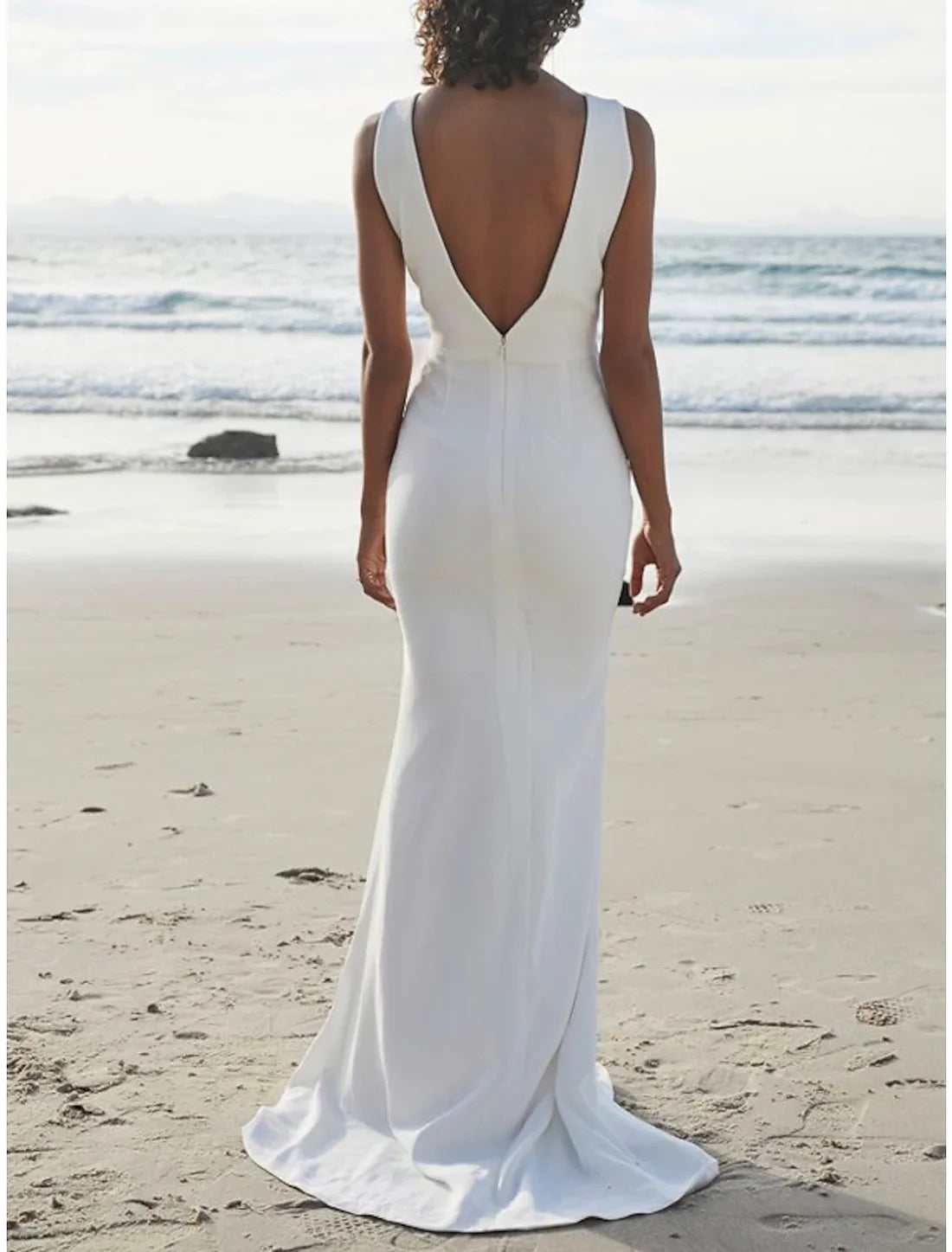 Beach Open Back Simple Wedding Dresses Sheath / Column Scoop Neck Sleeveless Sweep / Brush Train Stretch Fabric Bridal Gowns With Solid Color