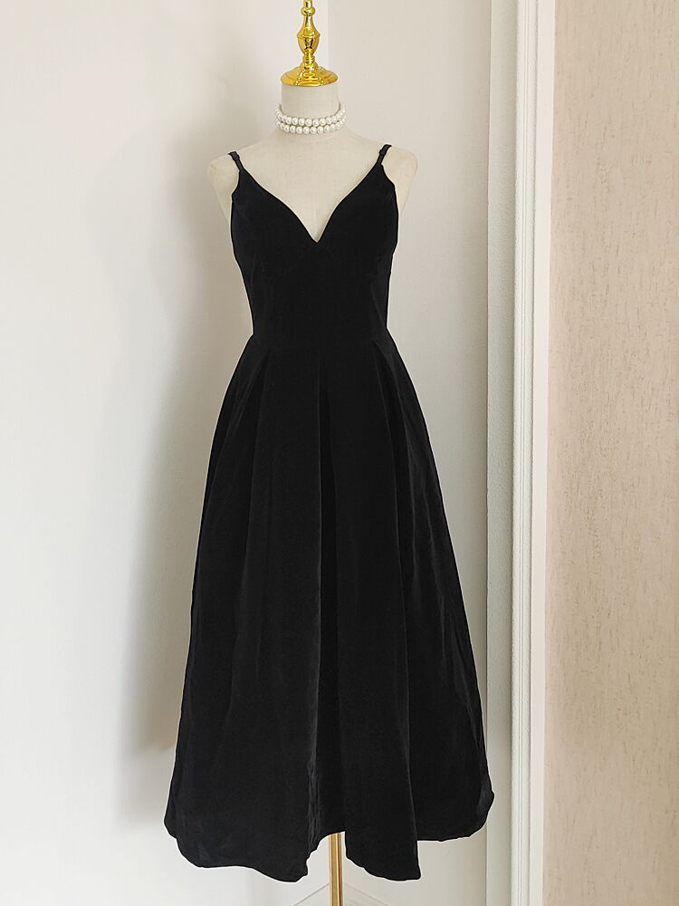 A-Line V Neck Sleeveless Velvet Prom Dress Formal Dress Solid Color Elegant Cocktail Dress