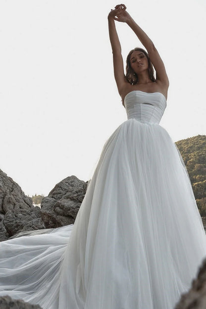 Strapless Wedding Dress Ball Gown Corset Tulle Bridal Dress With Sweep Train Off Shoulder Solid Color