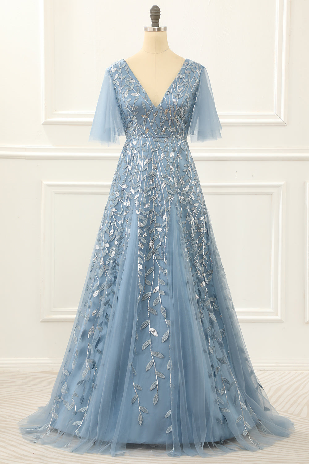 A Line Tulle Prom Dress With Lace Appliques V-neck Floor Length Beautiful