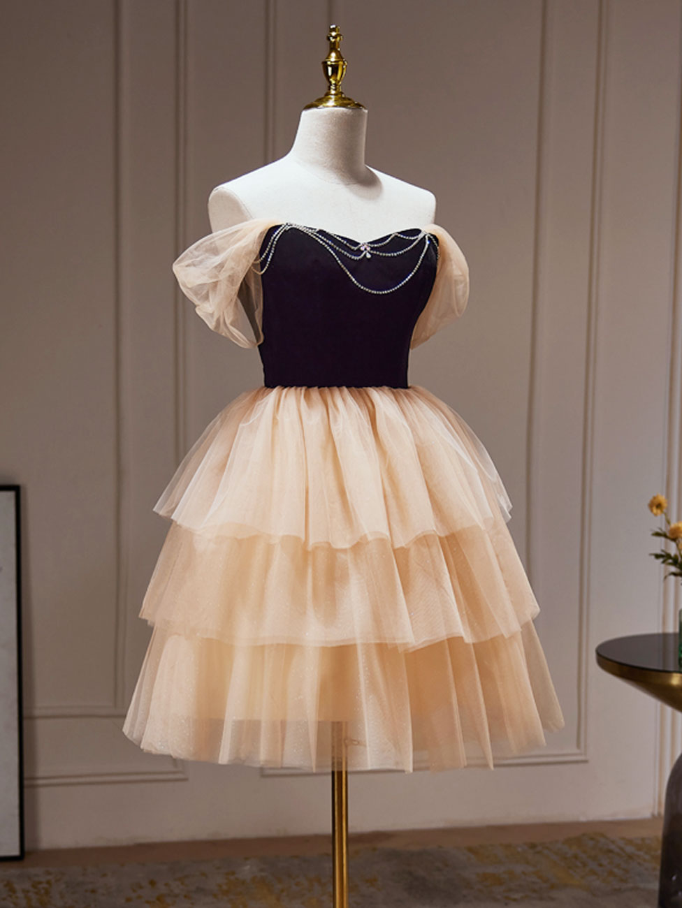 A-Line Off Shoulder Sweetheart Neck Tulle Short Prom Dress Lovely Homecoming Dress