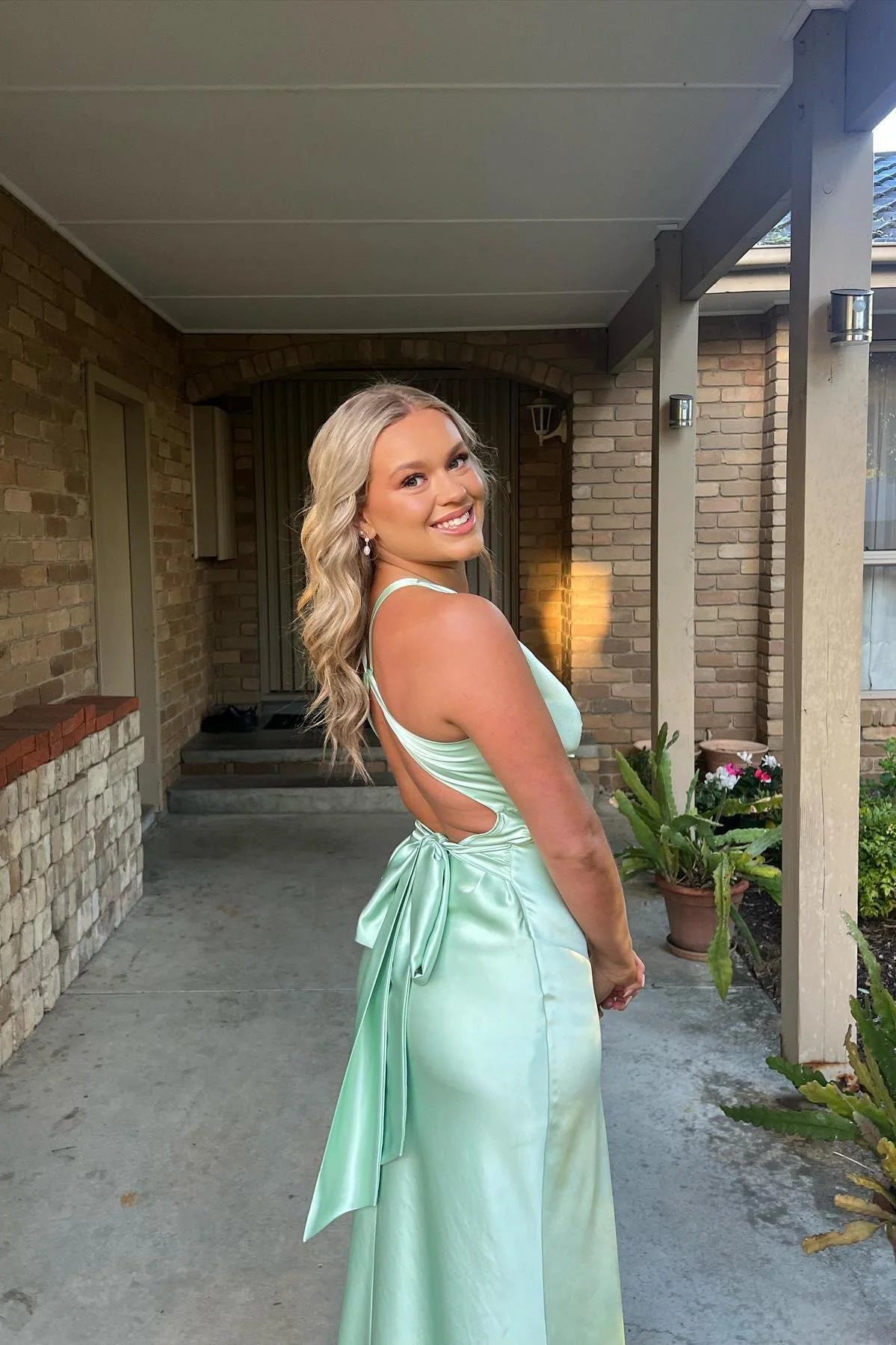 Elegant Gowns Evening Dresses Halter Pink V Neck Long Prom Dress Formal Party Dress Charming