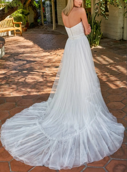 Sweetheart Sleeveless Sweep Train Tulle Wedding Dresses Off Shoulder Floor Length Solid Color