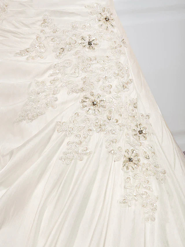 Ball Gown Wedding Dresses V Neck Chapel Train Taffeta Half Sleeve See-Through with Ruched Beading Appliques