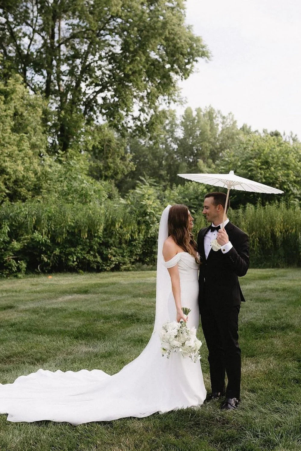 Elegant Off The Shoulder Wedding Dress Mermaid Bridal Dress With Sweep Train Simple Bridal Gown