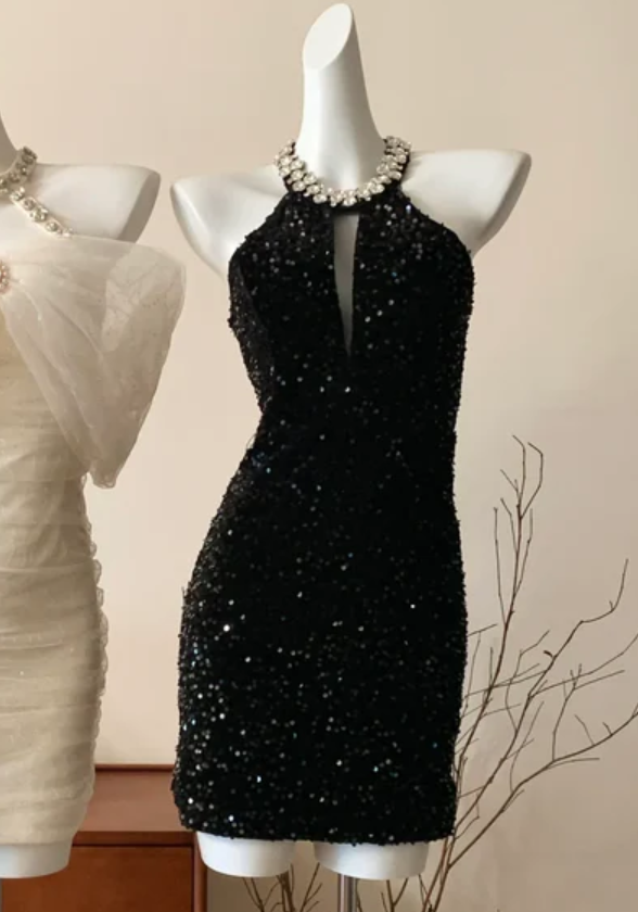 Elegant Sheath Halter Sleeveless Sequin Short Prom Dress Charming Birthday Party Dress Lovely Graduation Dress Chic Homecoming Dress