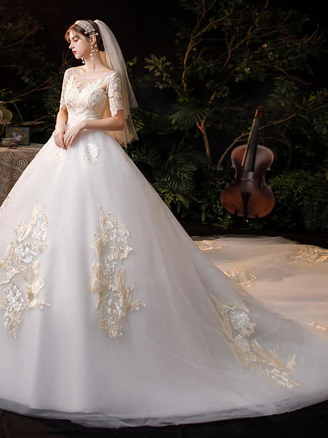 Princess Ball Gown Wedding Dresses Jewel Neck Chapel Train Lace Tulle Short Sleeve Formal Luxurious Detail with Appliques