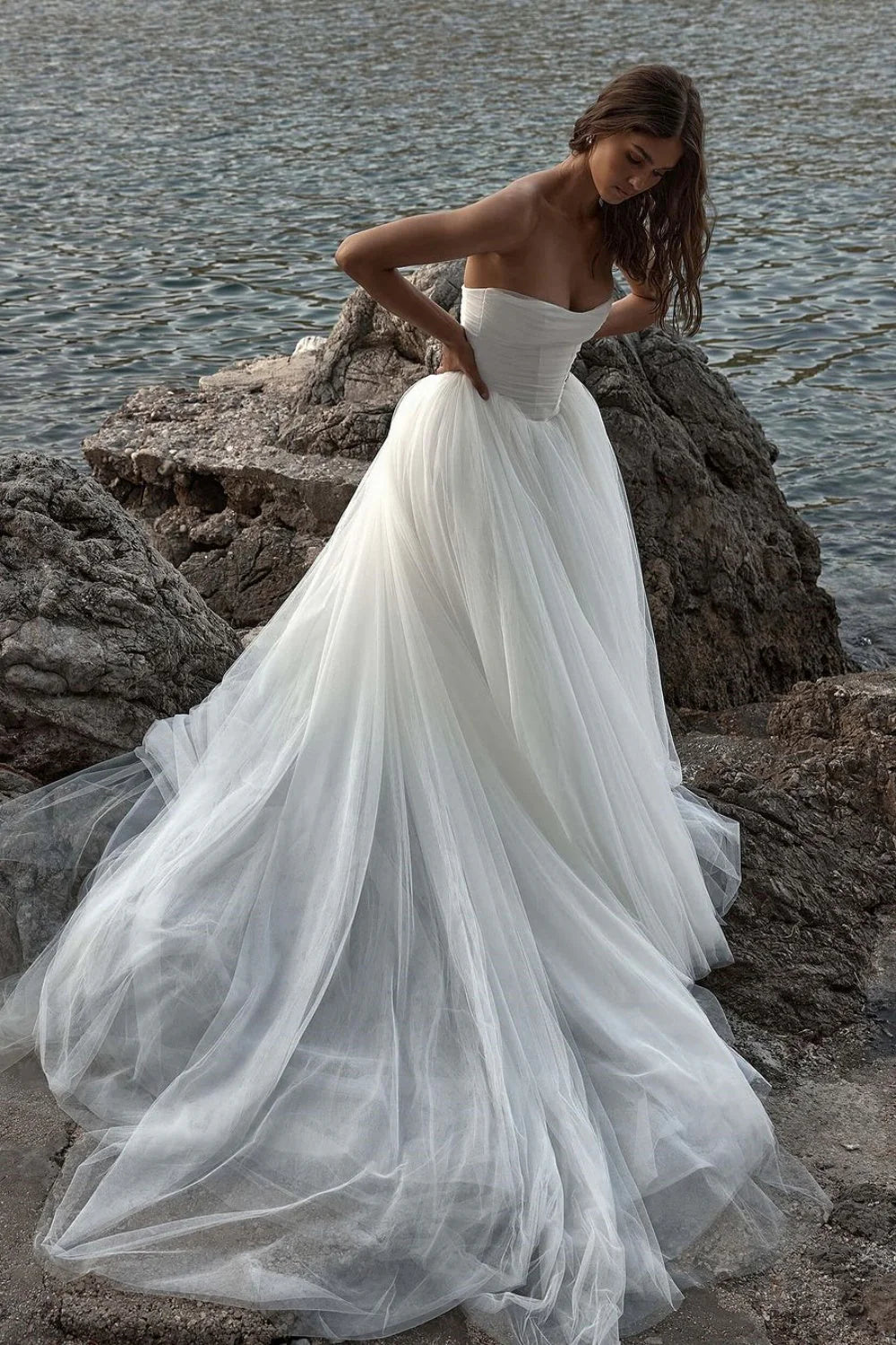 Strapless Wedding Dress Ball Gown Corset Tulle Bridal Dress With Sweep Train Off Shoulder Solid Color