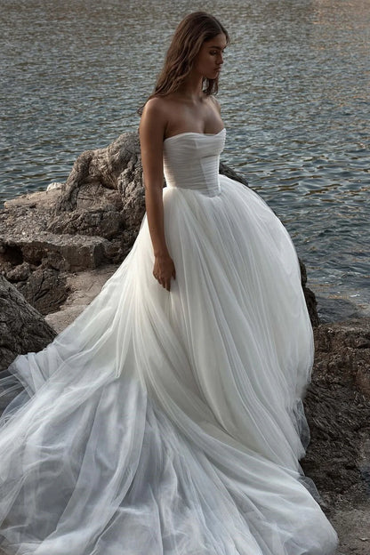 Strapless Wedding Dress Ball Gown Corset Tulle Bridal Dress With Sweep Train Off Shoulder Solid Color