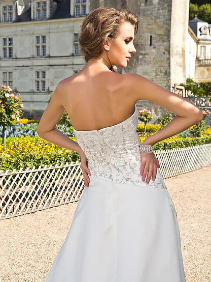 Princess A-Line Floor Length Wedding Dresses Strapless Chapel Train Satin Sleeveless With Embroidery