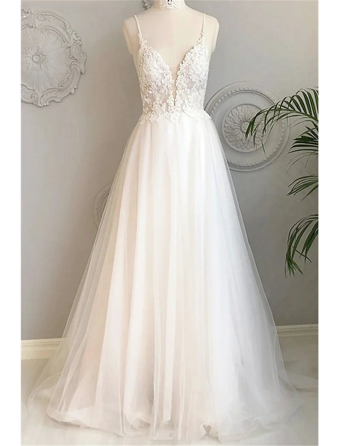 Romantic Beach Wedding Dresses A-Line Sweetheart Spaghetti Strap Court Train Bridal Gowns With Appliques