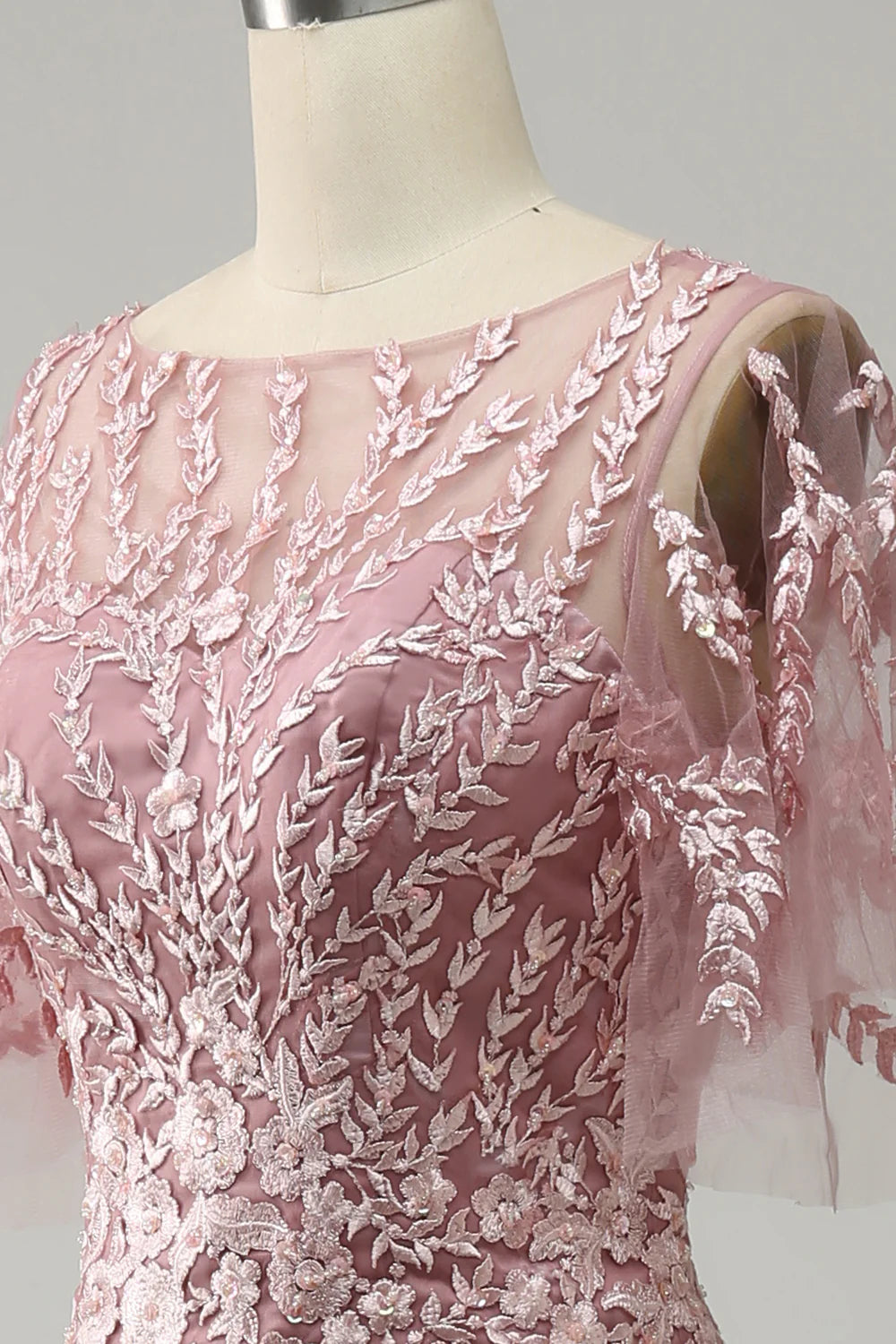 Lace Mermaid Scoop Neck Tulle Mother of the Bride Dress With Embroidery  Appliques