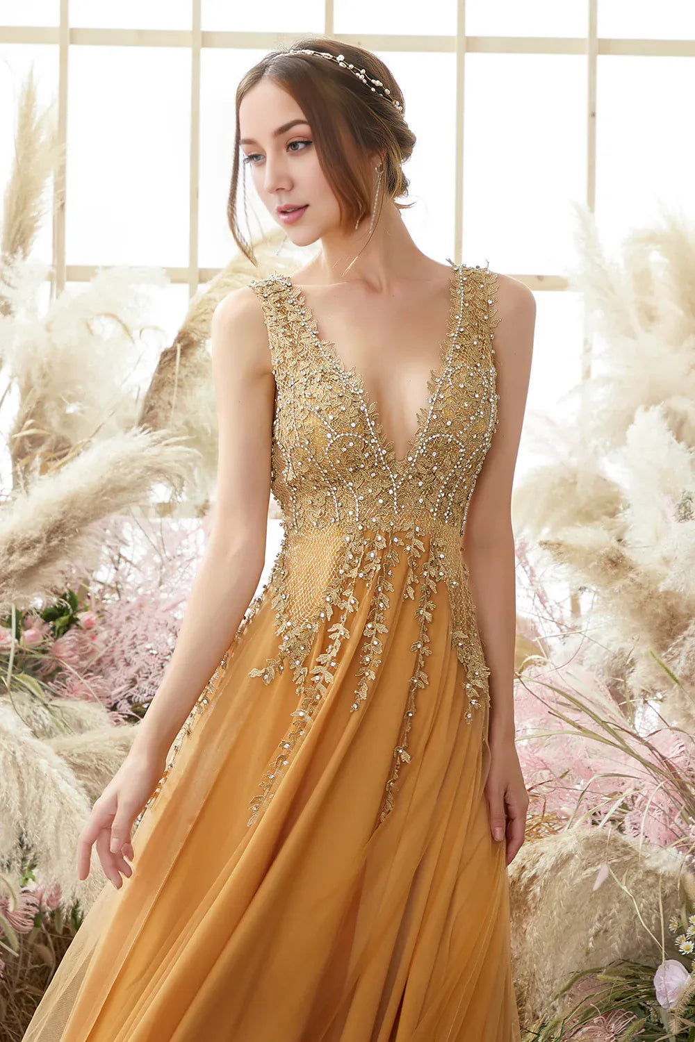 Low V-neck Tulle Long Prom Dress with Appliques