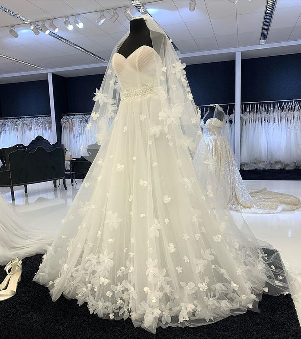 Romantic A-line Sweetheart Sleeveless White Tulle Modest Floral Wedding Dress Beautiful