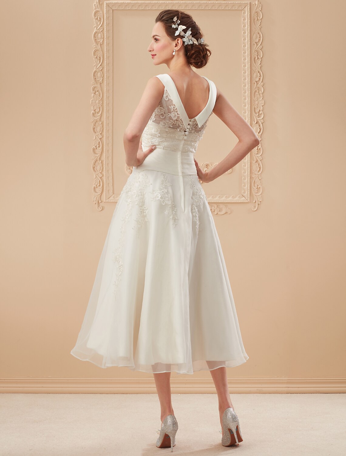 Hall Wedding Dresses A-Line Illusion Neck Sleeveless Tea Length Lace Bridal Gowns With Pearl Beading
