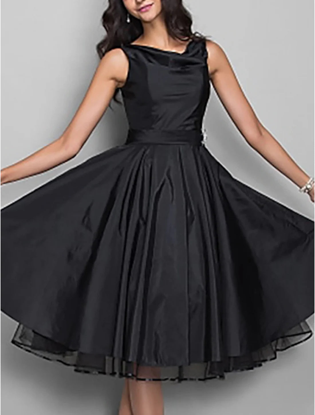 A-Line Cocktail Black Dress Plus Size Vintage Dress Halloween Wedding Guest Knee Length Sleeveless V Neck Taffeta with Pleats