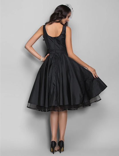 A-Line Cocktail Black Dress Plus Size Vintage Dress Halloween Wedding Guest Knee Length Sleeveless V Neck Taffeta with Pleats