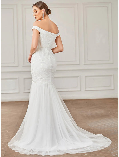 A-Line Off Shoulder Cap Sleeve Sweep / Brush Train Lace Bridal Gowns With Lace Appliques Wedding Dresses