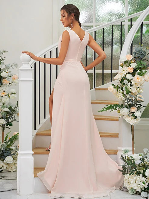 A-Line/Princess Chiffon Ruched V-neck Sleeveless Sweep/Brush Train Bridesmaid Dresses Party Dresses Wedding Guest Dresses