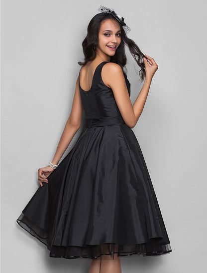 A-Line Cocktail Black Dress Plus Size Vintage Dress Halloween Wedding Guest Knee Length Sleeveless V Neck Taffeta with Pleats Crystals