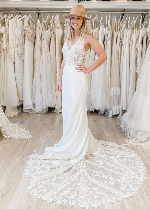 Boho Mermaid V-neck Bridal Dress with Lace Chapel Train Beautiful