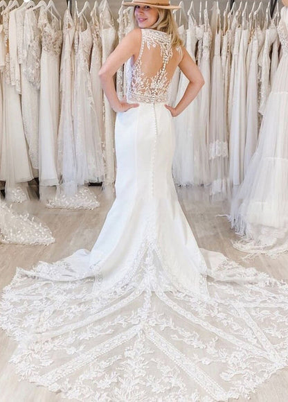 Boho Mermaid V-neck Bridal Dress with Lace Chapel Train Beautiful